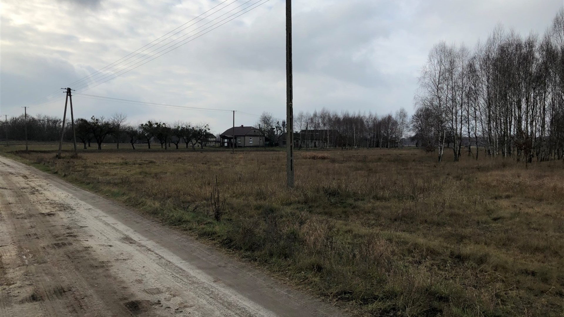 Działka na sprzedaż
