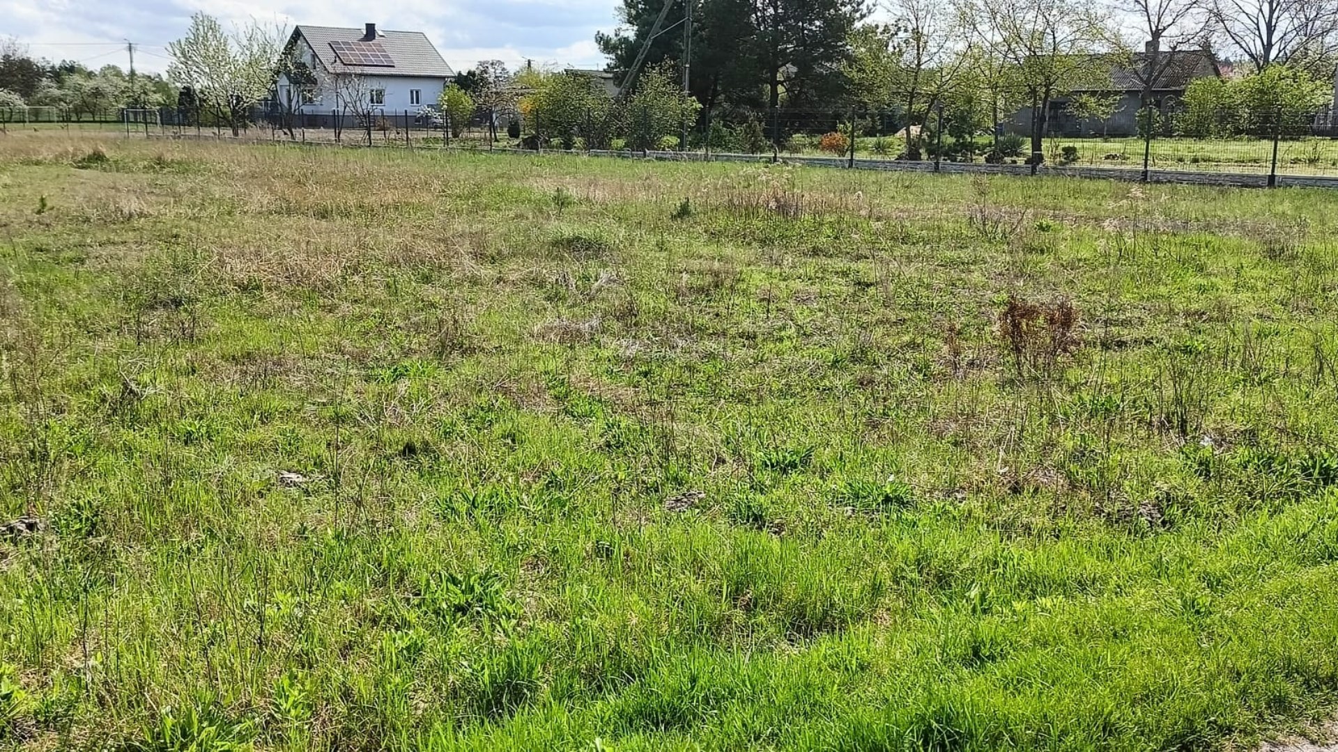 Działka na sprzedaż